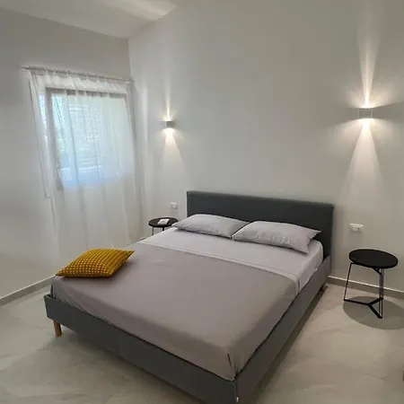Giuliana Luxury Home: Piscina, Solarium, Barbecue. A Pochi Passi Dal Mare
