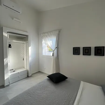 Giuliana Luxury Home: Piscina, Solarium, Barbecue. A Pochi Passi Dal Mare Villa