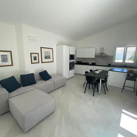 Giuliana Luxury Home: Piscina, Solarium, Barbecue. A Pochi Passi Dal Mare *