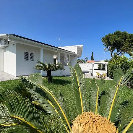 Giuliana Luxury Home: Piscina, Solarium, Barbecue. A Pochi Passi Dal Mare *