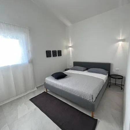 Giuliana Luxury Home: Piscina, Solarium, Barbecue. A Pochi Passi Dal Mare Villa Fontane Bianche