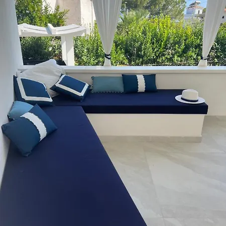 Giuliana Luxury Home: Piscina, Solarium, Barbecue. A Pochi Passi Dal Mare Villa *