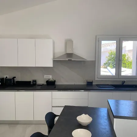 Villa Giuliana Luxury Home: Piscina, Solarium, Barbecue. A Pochi Passi Dal Mare Fontane Bianche